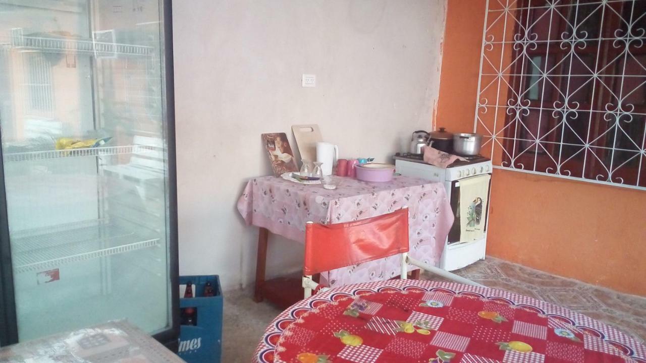 Alojamiento Picaflor Iguazu Hostel Puerto Iguazu Ngoại thất bức ảnh
